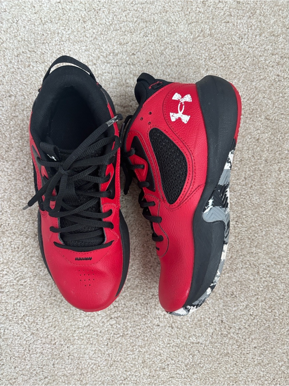 BOYS' UNDER ARMOUR LITTLE KID LOCKDOWN 6 BASKETBALL SHOES, size 5 Youth